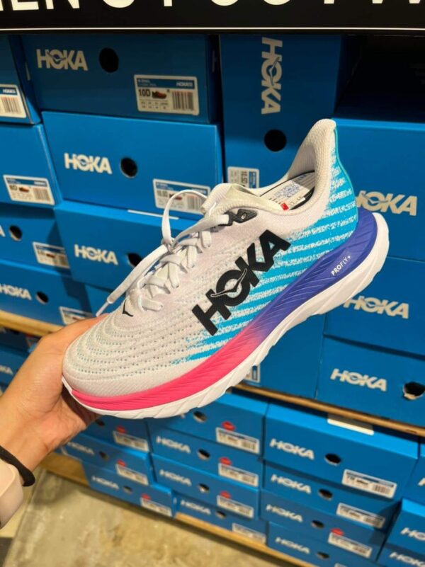 Hoka Clifton Shoe Pallet (Mixed Sizes) – 100 Pairs